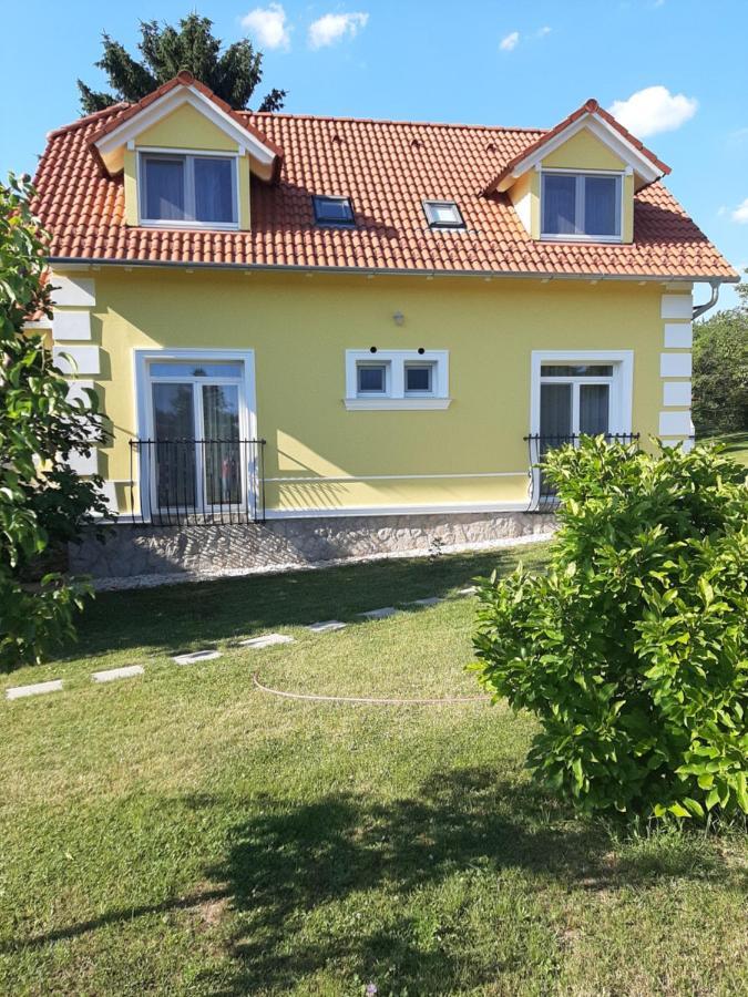 Kondics Apartmanház Sárvár Esterno foto