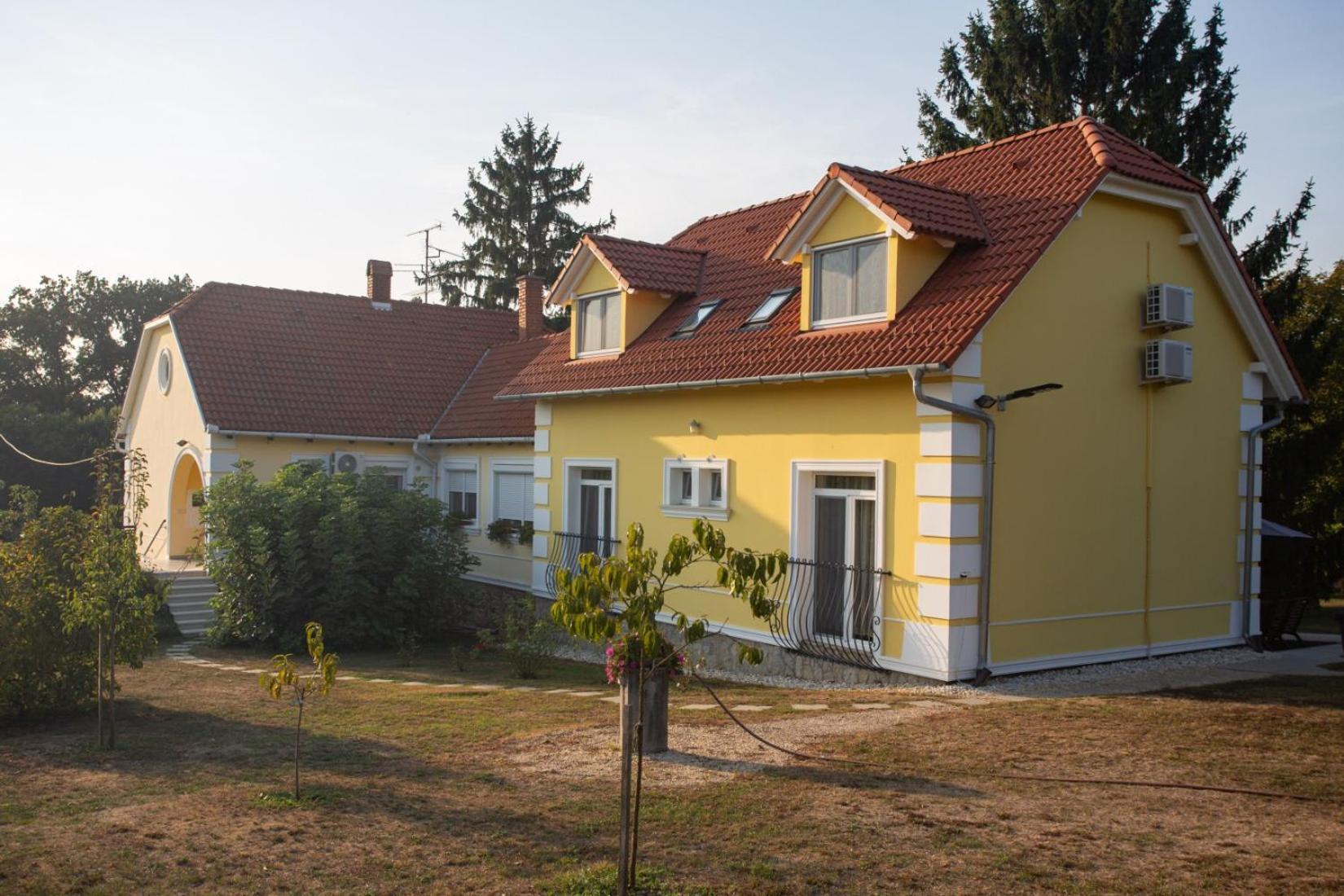 Kondics Apartmanház Sárvár Esterno foto