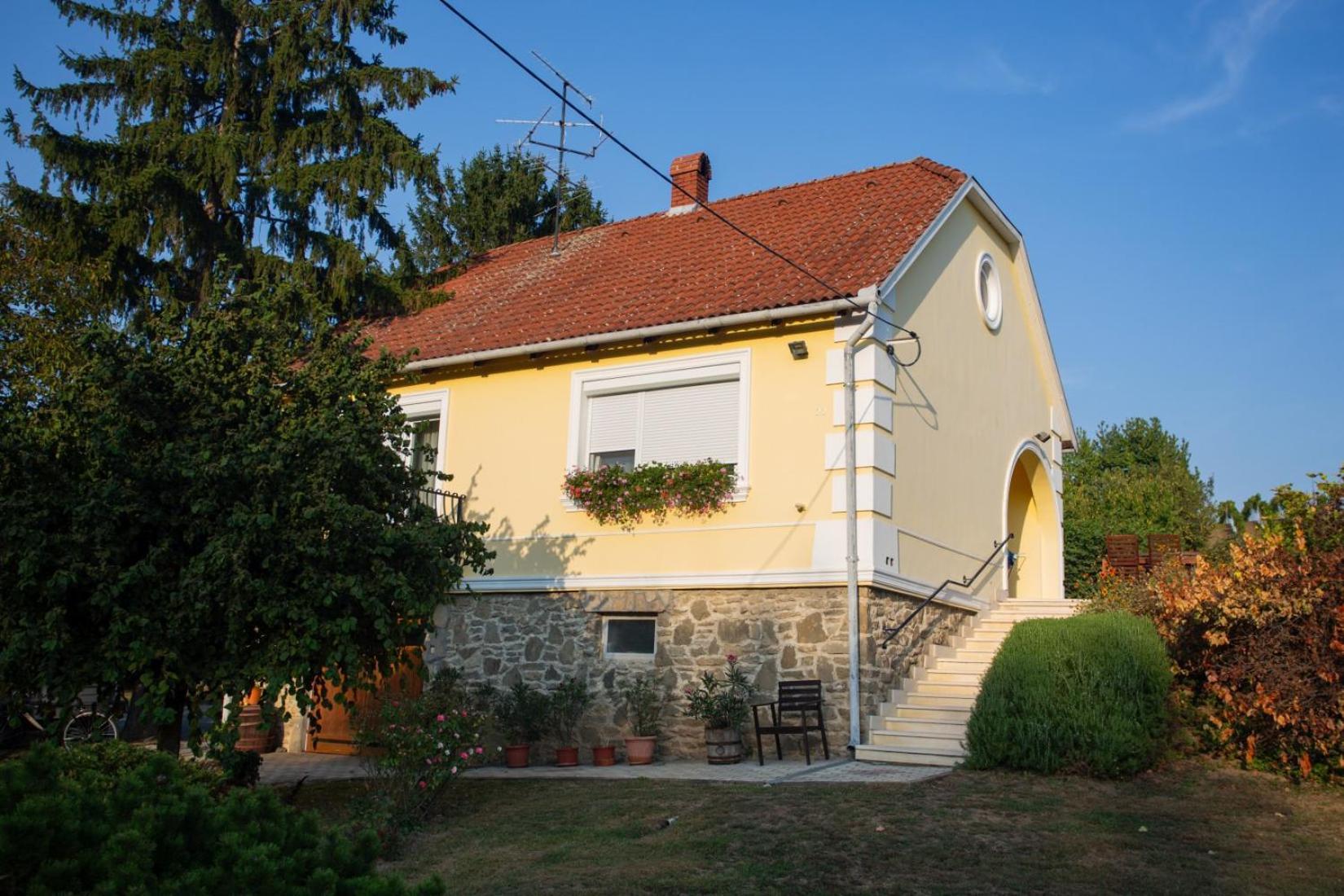 Kondics Apartmanház Sárvár Esterno foto