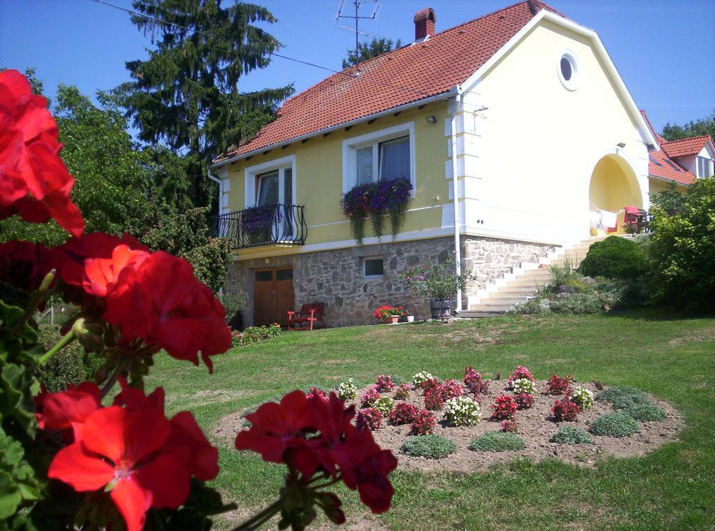 Kondics Apartmanház Sárvár Esterno foto