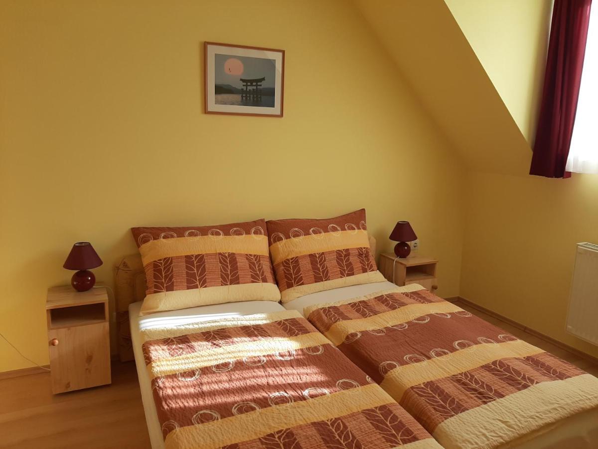 Kondics Apartmanház Sárvár Esterno foto