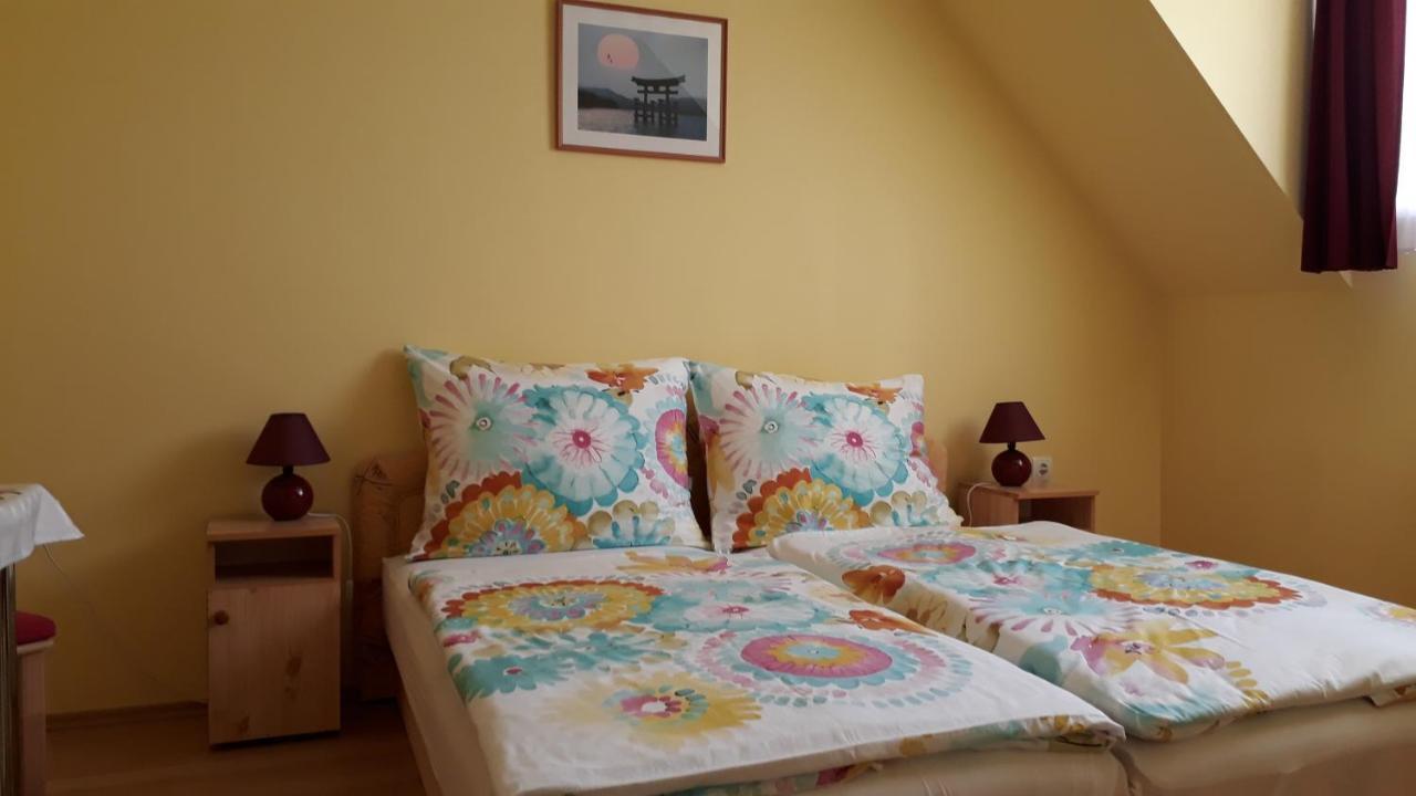 Kondics Apartmanház Sárvár Esterno foto