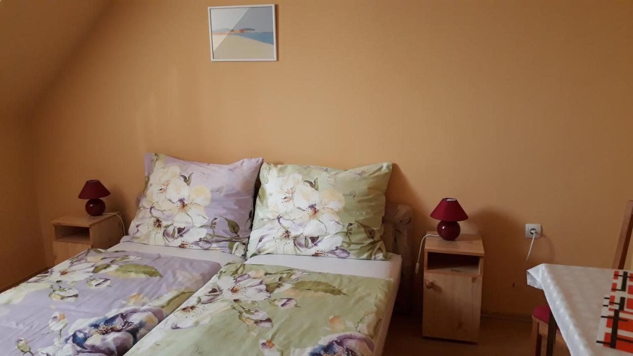 Kondics Apartmanház Sárvár Esterno foto